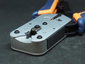 電動油圧式圧着工具の紹介